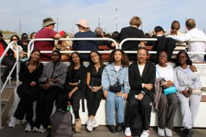 Etudiants BTS Com sur bateau Seine